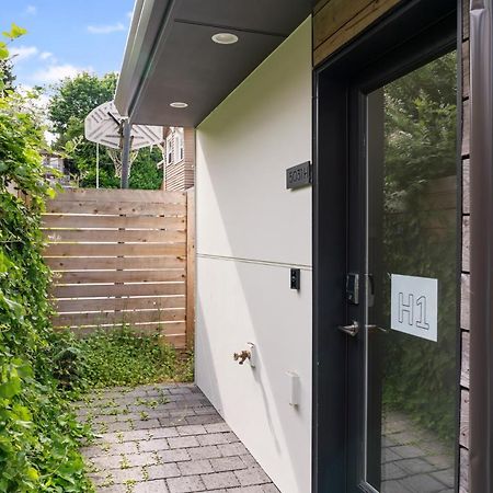 Modern Two Story Townhouse Near Light Rail Lägenhet Seattle Exteriör bild